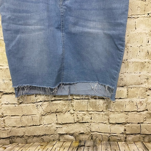 Ellos Light Wash Button Fly Cut Off Denim Jean Stretch Skirt - Picture 2 of 5